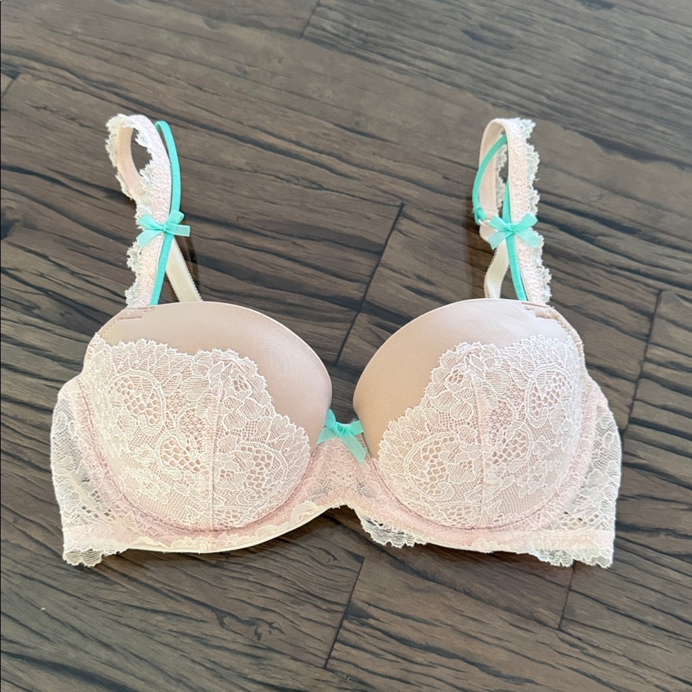 Victoria's Secret Dream Angels Iridescent Lace Demi Bra Lined 32D Satin Y2K Chic